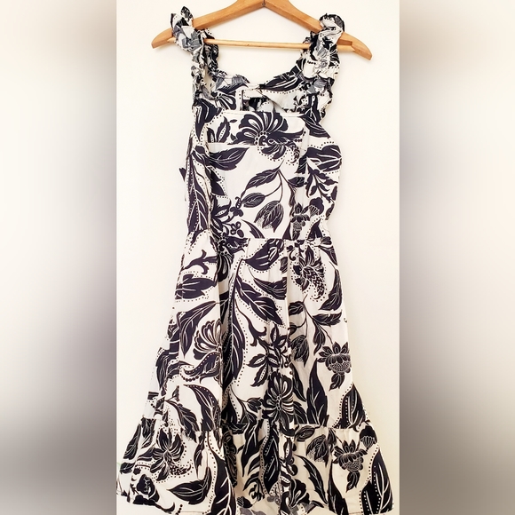 Who What Wear black and tan floral dress - Picture 3 of 7